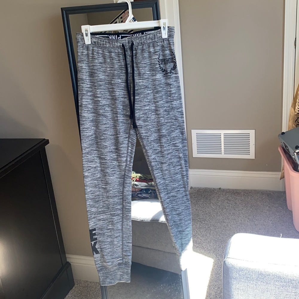 Grey VS pink joggers, size S !!